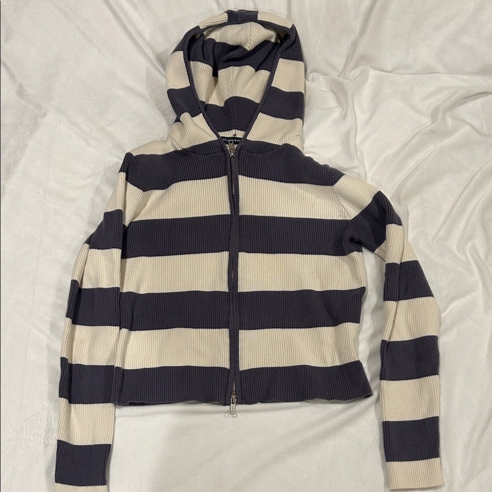 Brandy Melville Navy and Cream Ribbed Zip-Up